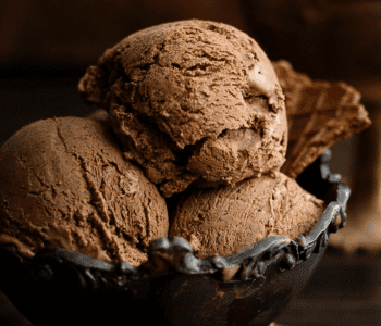 Sapodilla ice-cream